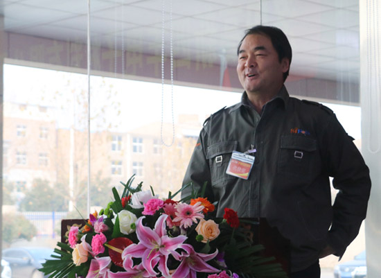 �ķ���ӵ�һ�칤���Ա��������߹��Ὠ����Բ������